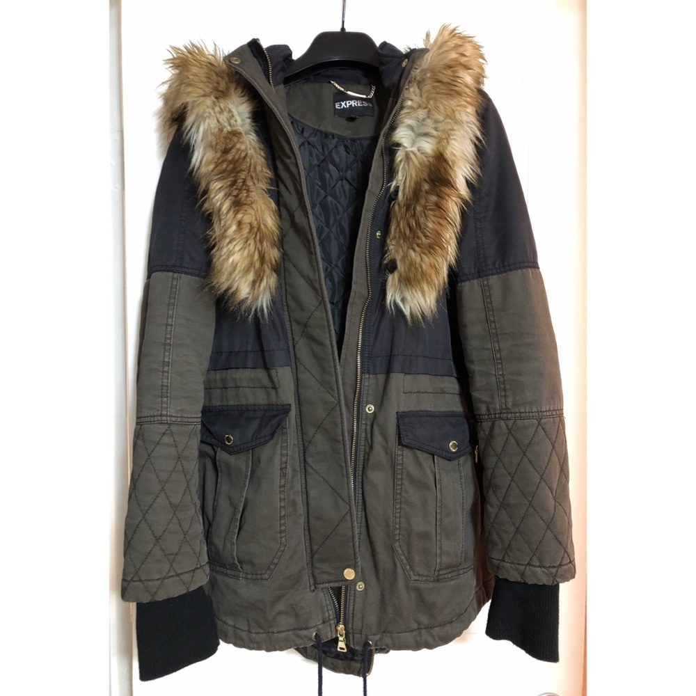 Express Coat w/ Detachable Faux Fur Trim Hood